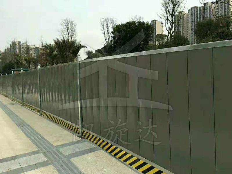 低碳生活，成都新型彩钢围挡从我做起