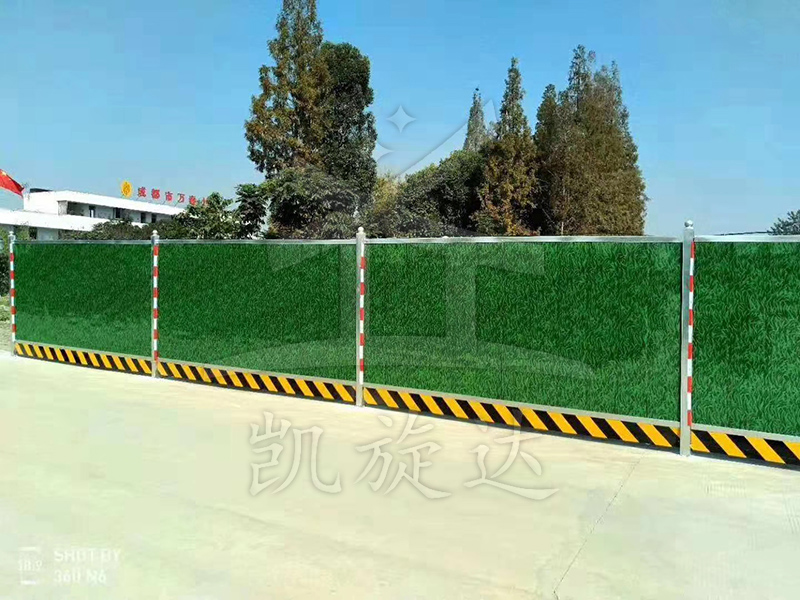 施工不围挡 路人心发慌