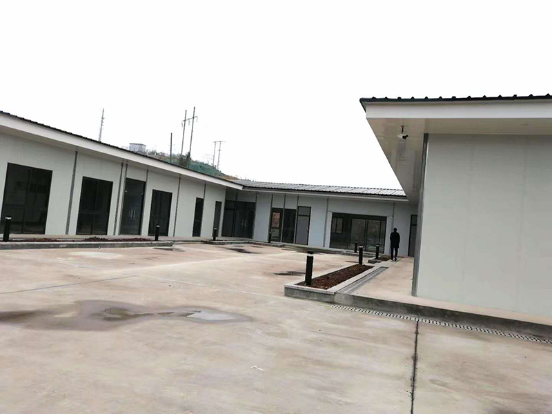 T式双坡灰顶